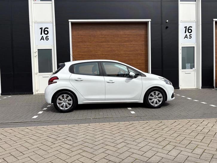 Peugeot 208 1.2 PureTech Blue Lion 5