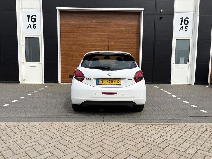 Peugeot 208 1.2 PureTech Blue Lion 9